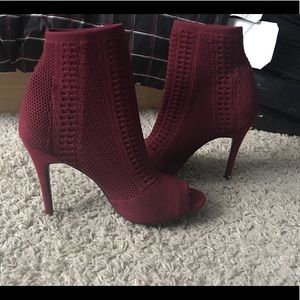 Burgundy peep toe knit heels size 8
